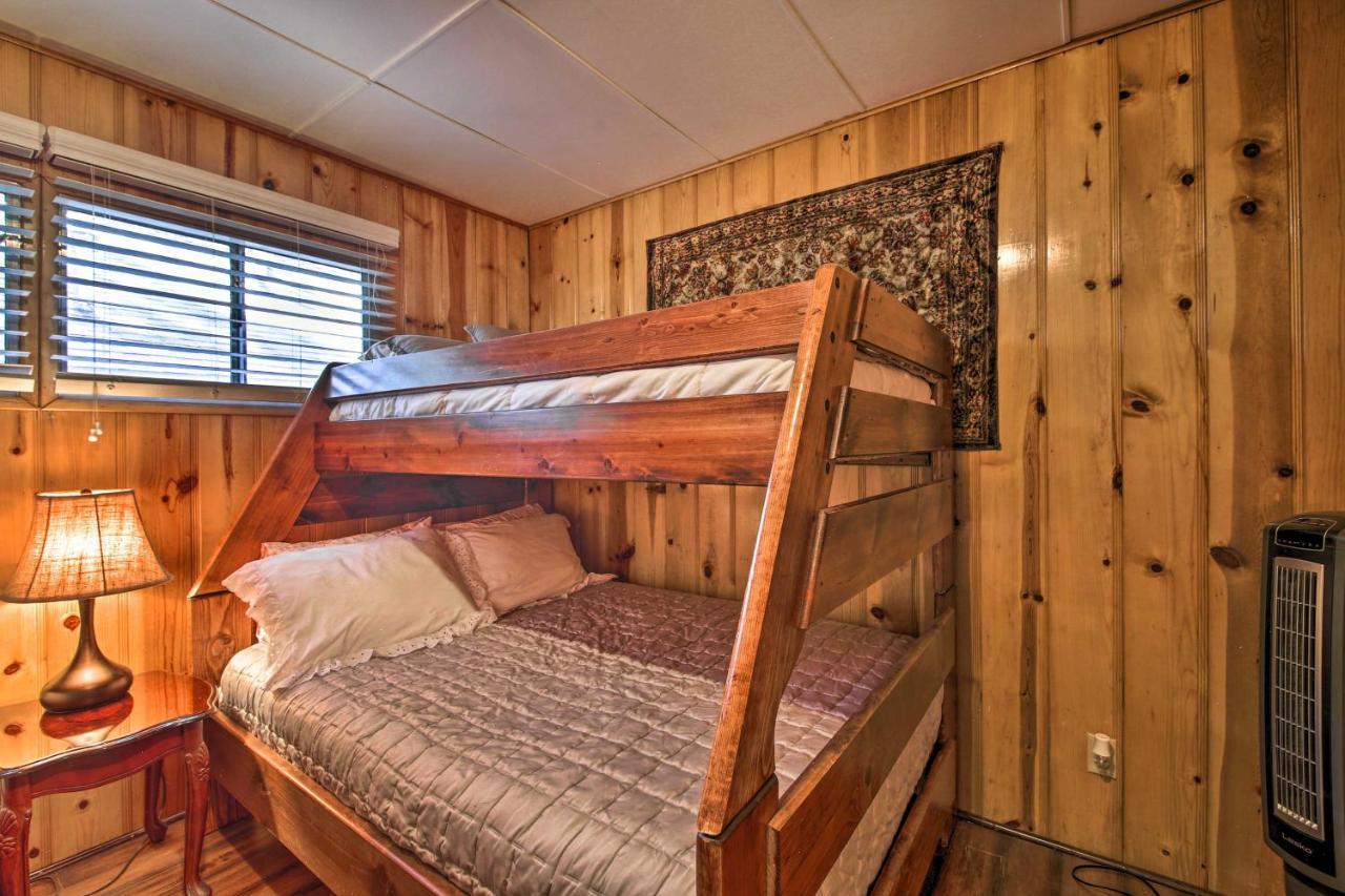 Pet-Friendly Big Bear Lake Cabin Less Than 3 Mi To Lake! Exterior photo